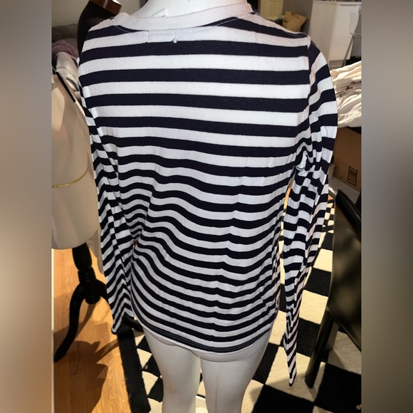 Two long sleeve forever 21 shirts. Girls Size 13/14. - Picture 11 of 13